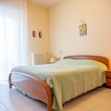 Casavacanze Santacroce Apartment ปอร์โต ซันเตลปีดิโอ ภายนอก รูปภาพ